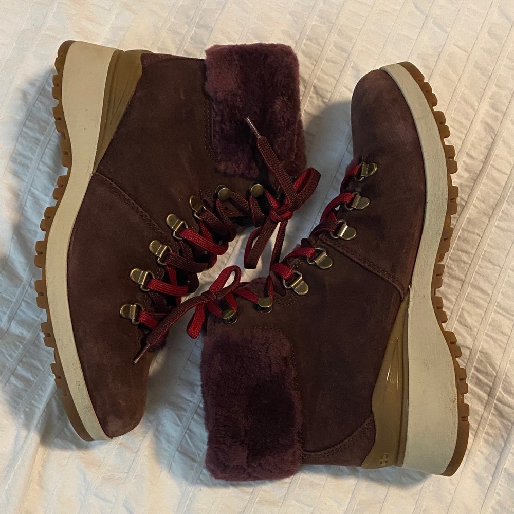 Bionica Women's Dark Maroon Shearling All Weather Boots size 8